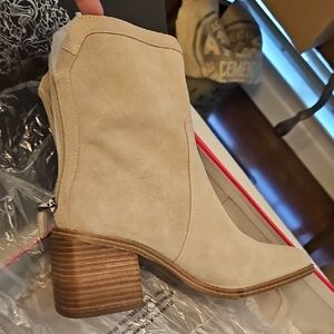 Vince Camuto Almond Beige Verona Footwear